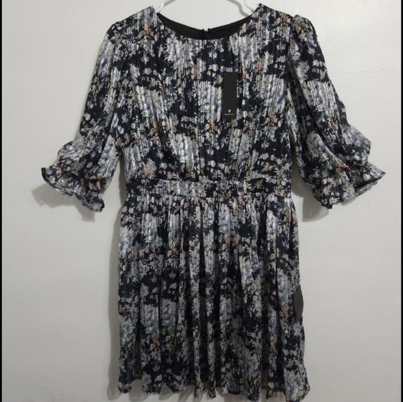 Lulus Dresses & Skirts - Lulus Floral Print Skater Mini Dress (L) NWT!